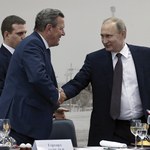 Spotkanie Schroedera z Putinem. „Bild” o pięciu zagadkach podróży