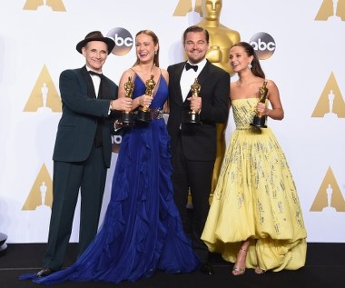 "Spotlight" w reżyserii Toma McCarthy'ego okazał się najlepszym filmem 88. gali wręczenia Oscarów. Statuetki dla najlepszych aktorów powędrowały do Leonarda DiCaprio ("Zjawa") i Brie Larson ("Pokój"). W kategoriach drugoplanowych triumfowali Mark Rylance ("Most szpiegów") i Alicia Vikander ("Dziewczyna z portretu").

 