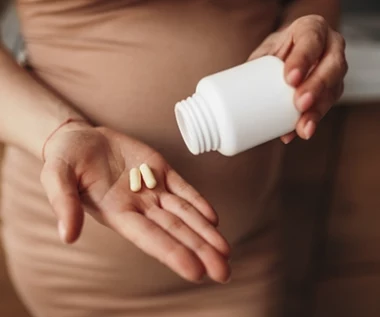 Spowalnia starzenie, a przyspiesza metabolizm. Czym jest i jak działa na organizm DHEA?