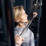 Spowalnia starzenie, wspiera mózg, przyspiesza metabolizm. Najlepszy trening dla kobiet 45+