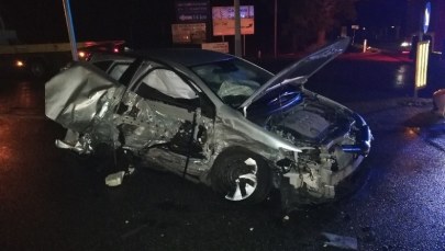 Spowodował po pijanemu wypadek. Uciekając, przepłynął wpław rzekę