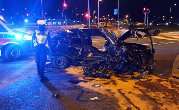 Spowodował wypadek, porzucił auto i zaczął uciekać z 5-letnim dzieckiem [ZDJĘCIA]