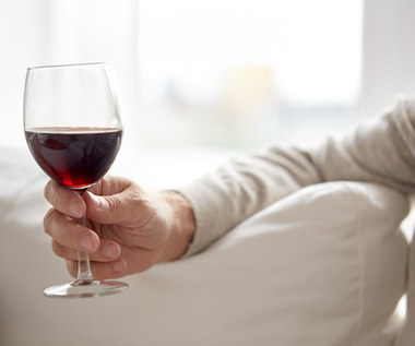 Spożywanie alkoholu a ryzyko zachorowania na raka. Nowe badanie WHO