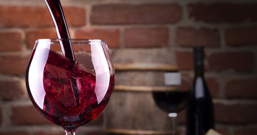 Spożywanie czerwonego wina wcale nie jest takie zdrowe? /123RF/PICSEL