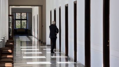 Sprawa podwyżek dla rządu na zamkniętym posiedzeniu PiS. Szczegóły w czwartek