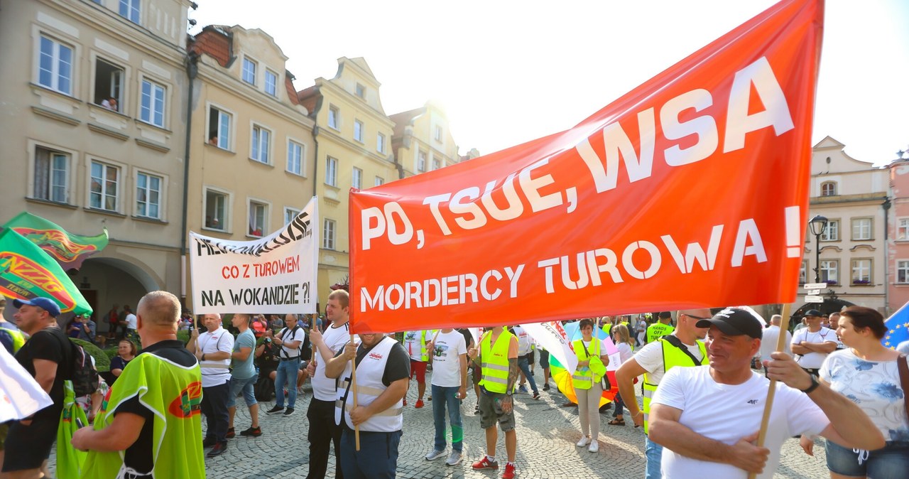 Sprawa Turowa ponownie wraca na agendę. Przegrana batalia sądowa zagroziła funkcjonowaniu kopalni. Na zdjęciu protesty ws. wyroku WSA z czerwca 2023 roku /PAWEL RELIKOWSKI / POLSKA PRESS/Polska Press/East News /East News