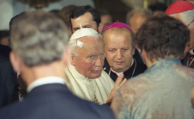 Sprawa ukaranego za pedofilię kard. McCarricka: Watykan ujawnia, co wiedzieli Jan Paweł II i Stanisław Dziwisz 