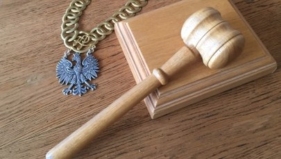 Sprawcy pobicia policjanta w Szczecinku usłyszeli zarzuty