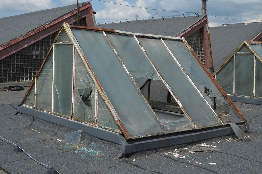 Sprawcy wybili ponad 150 szyb /Lubelska Policja /