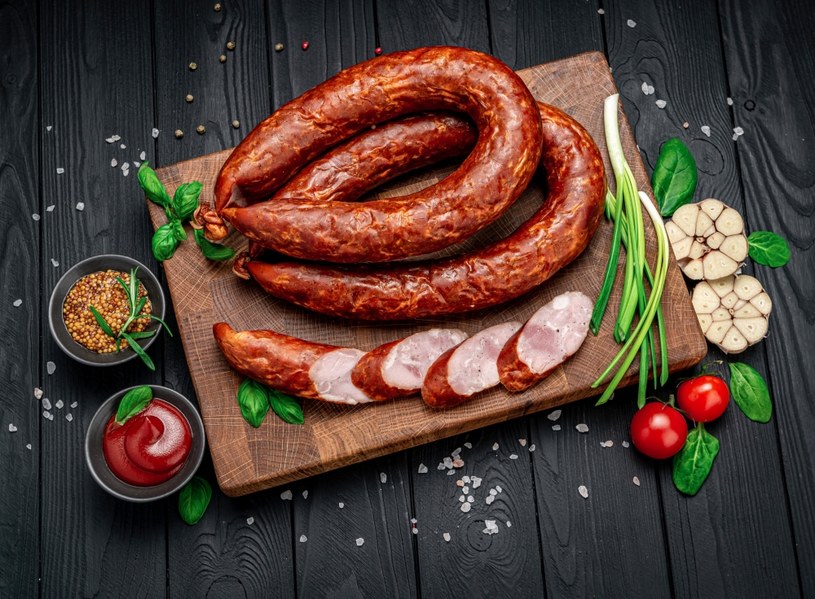 Sprawdź idealne proporcje na wędzoną kiełbasę /123RF/PICSEL