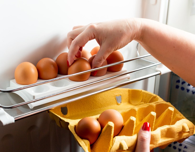 Sprawdź, jak należy przechowywać jajka w lodówce /123RF/PICSEL