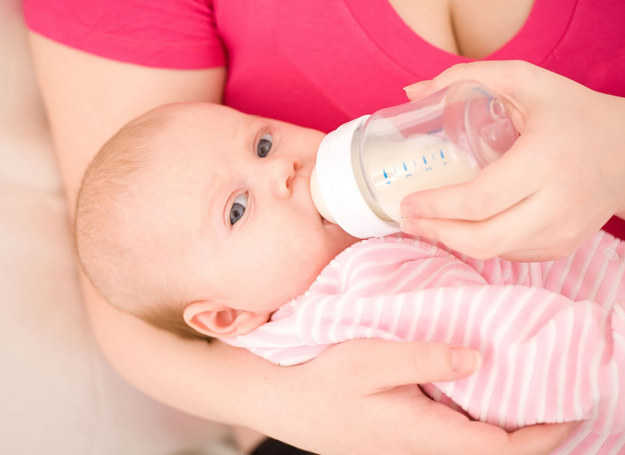 Sprawdź, jaka mieszanka mleczna będzie najlepsza dla twojego dziecka. /123RF/PICSEL