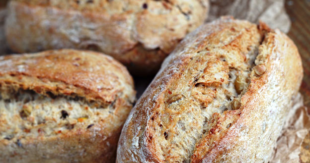 Sprawdź, kiedy możesz podać dziecku takie bułki, szczególniem gdy ma alergię na gluten. /123RF/PICSEL