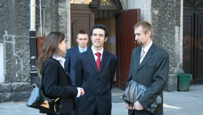 Sprawdź propozycje rozwiązań z fizyki na p. podstawowym!