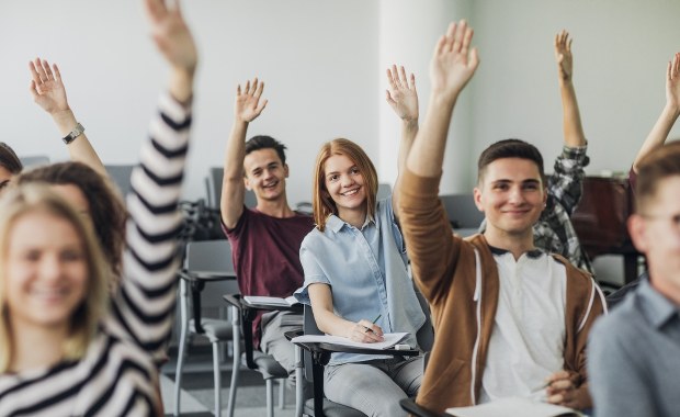 ​Sprawdź, w których szkołach ponadpodstawowych w Warszawie są wolne miejsca
