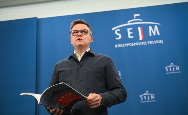 Sprawdzą podpisy Hołowni. Biegli przejęli dokumenty