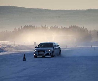 Sprawdzają tam nacisk na śnieg i przyczepność opon