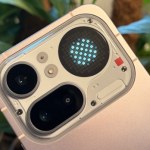 Sprawdzam Nothing Phone 4a Pro. Nietypowy design to nie jedyny jego atut