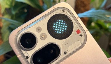 Sprawdzam Nothing Phone 4a Pro. Nietypowy design to nie jedyny jego atut