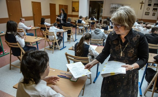 Sprawdzian szóstoklasisty 2015: Blisko 350 tys. uczniów napisało swój pierwszy poważny egzamin