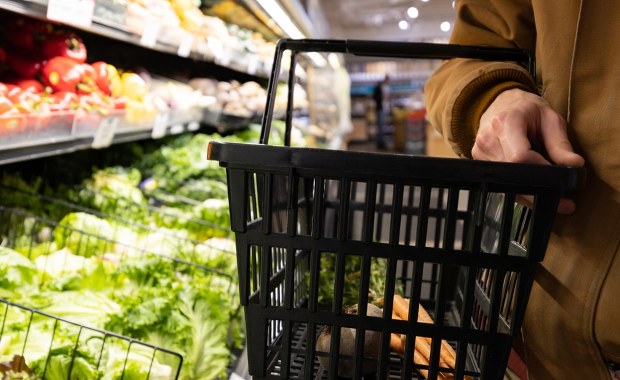 Sprawdzili Lidla, Biedronkę i Dino. Które supermarkety są eko?