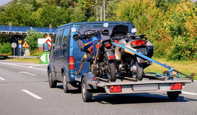 Sprowadzenie motocykla zza granicy wymaga dopełnienia odpowiednich formalności /123RF/PICSEL