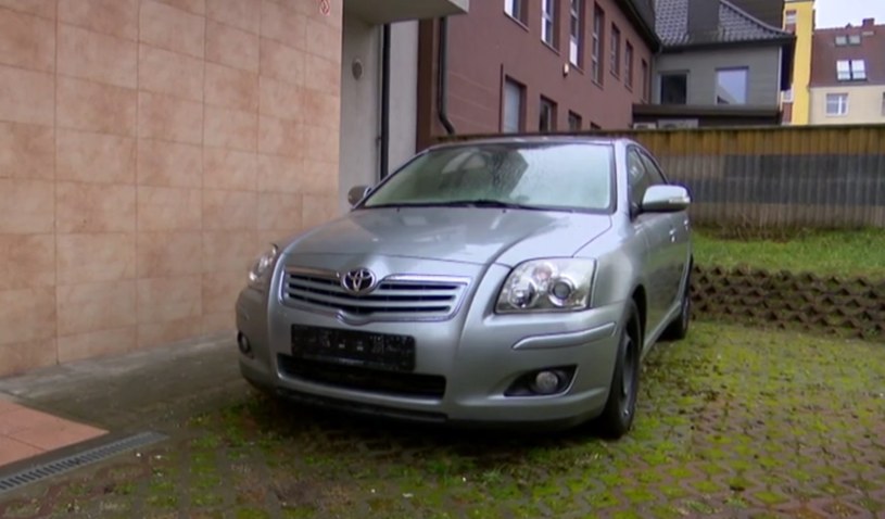 Sprowadzona Toyota Avensis od roku stoi bez możliwości rejestracji /INTERIA.PL