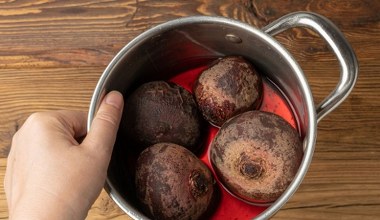 Sprytny kucharski trik na gotowanie buraków. Szybko będą miękkie i nie stracą koloru 