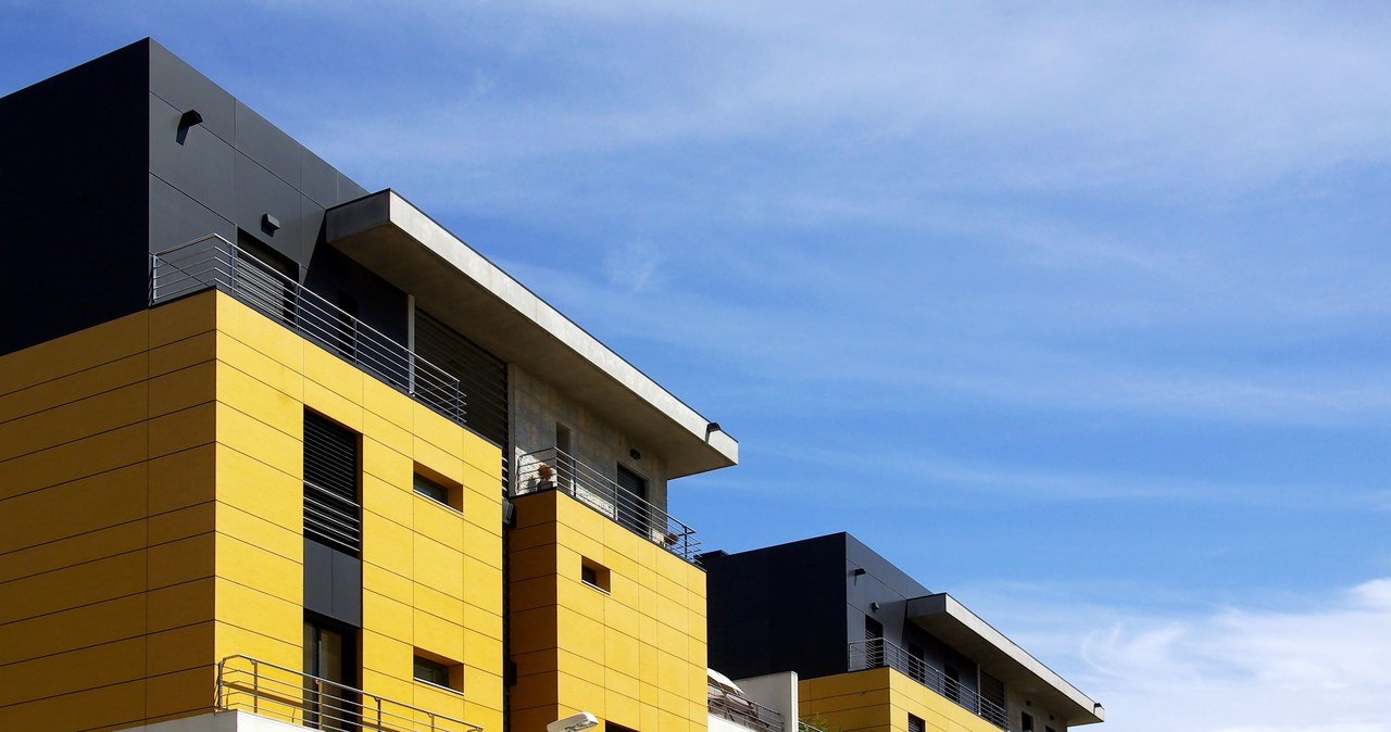 Sprzedający mieszkania coraz bardziej windują ceny /123RF/PICSEL