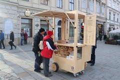Sprzedawcy krakowskich obwarzanków testują nowe stoiska