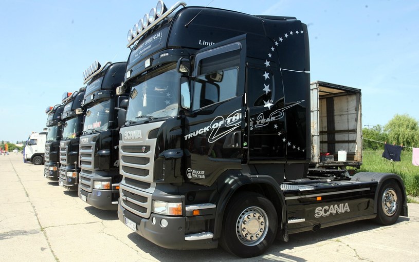 Sprzedaż ciężarówek ruszyła z kopyta /Artur Barbarowski /Agencja SE/East News