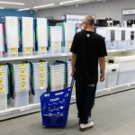 Sprzedaż detaliczna w październiku. Tak Polacy wydawali pieniądze