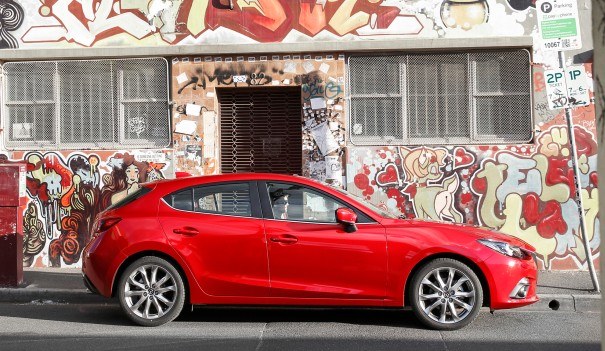Sprzedaż nowej generacji Mazdy 3 w Europie wzrosła w I półroczu br. o około 100 proc., do 24,6 tys. sztuk. /Mazda