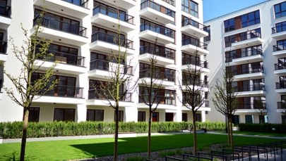 ​Sprzedaż nowych mieszkań spada, a ceny wciąż wysokie. Dlaczego?