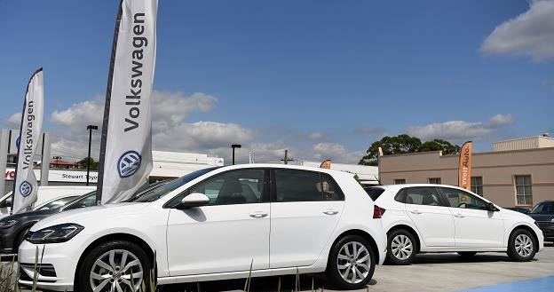 Sprzedaż nowych samochodów osobowych bije rekordy /AFP