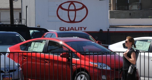 Sprzedaż Toyoty wzrosła, ale wartość marki - spadła /AFP