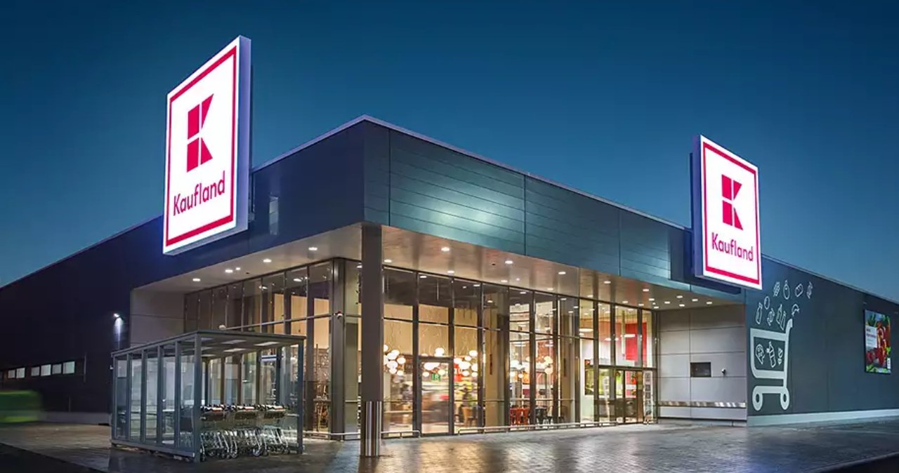 Sprzęt do kuchni w promocji. Frytkownica i garnki przyciągają uwagę /Canva Pro /INTERIA.PL