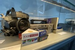 Sprzęt reporterów radiowych i telewizyjnych. Wystawa w Muzeum Techniki i Komunikacji w Szczecinie