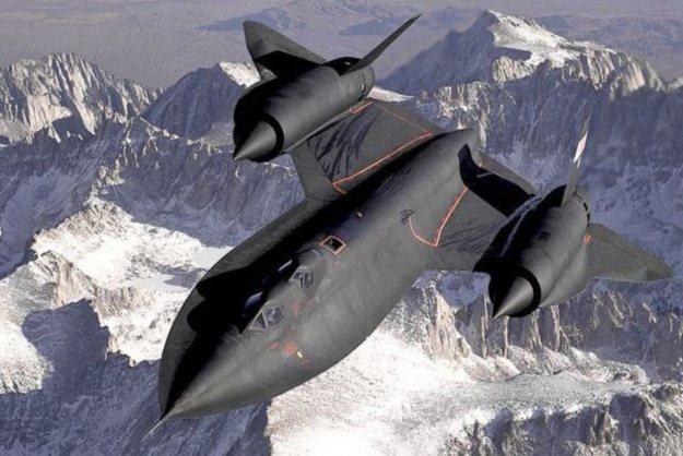 SR- 71 Blackbird - tylko garstka osób mogłaby podróżować tego typu sprzętem /Gadżetomania.pl