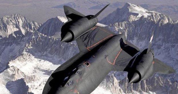 SR- 71 Blackbird - tylko garstka osób mogłaby podróżować tego typu sprzętem /Gadżetomania.pl