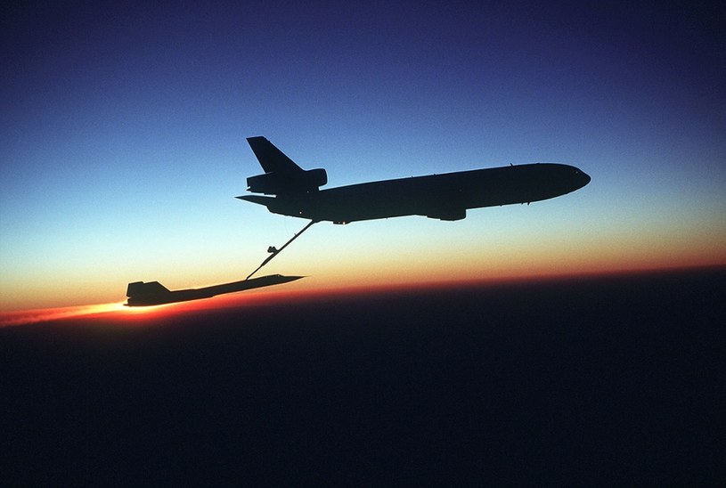 SR-71 pobiera paliwo z KC-10 Extender /Getty Images/Flash Press Media