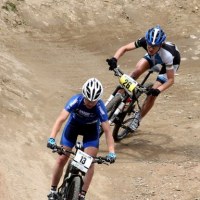 Słowenka Tanja Zakelj przed Mają Włoszczowską na trasie zawodów