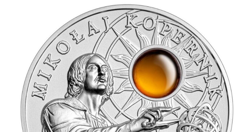 Srebrna moneta o nominale 50 zł z wizerunkiem Mikołaja Kopernika /NBP /