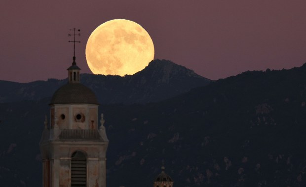 Srebrny Glob najbliżej Ziemi. Oto superpełnia Księżyca