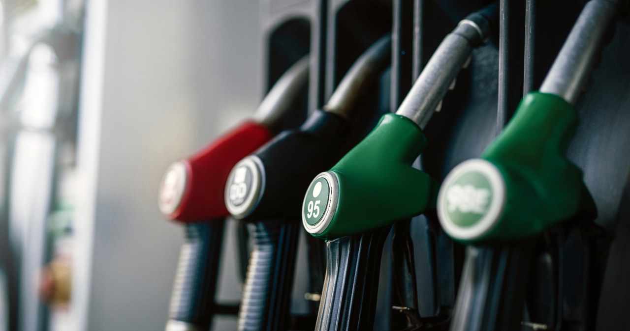 Średnia ogólnopolska cena benzyny Pb98 ponownie przekracza poziom 6 złotych /123RF/PICSEL