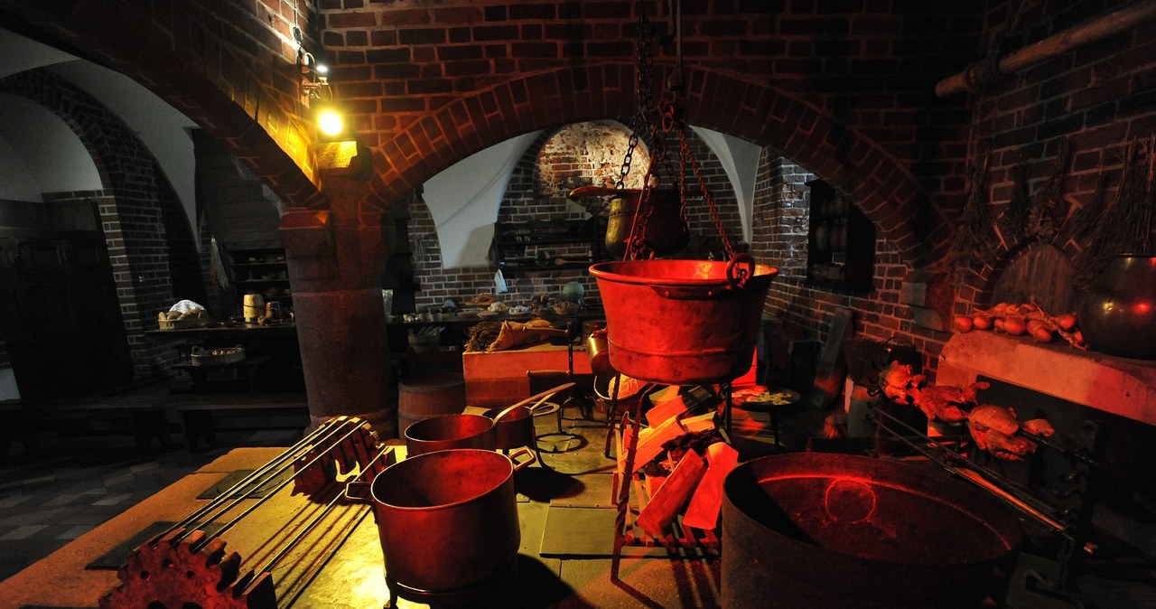 Średniowieczna kuchnia na zamku w Malborku /East News