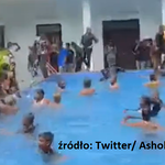 Sri Lanka: Demonstranci wdarli się do pałacu prezydenta i pływali w basenie [FILMY]
