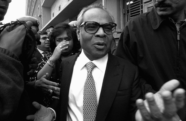 Srichand Hinduja w 2001 roku /RAVI RAVEENDRAN /AFP
