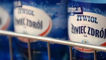 Środek do utwardzania żywic był w feralnej butelce Żywiec Żywioł Zdrój