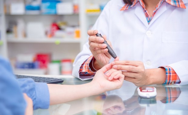 "Środy z Farmaceutą" w małopolskim NFZ. Konsultacja i podstawowe badania